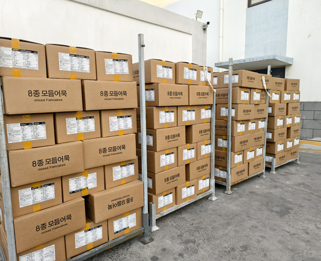 Loading a batch oden products to South Korea on 25th Dec.2024